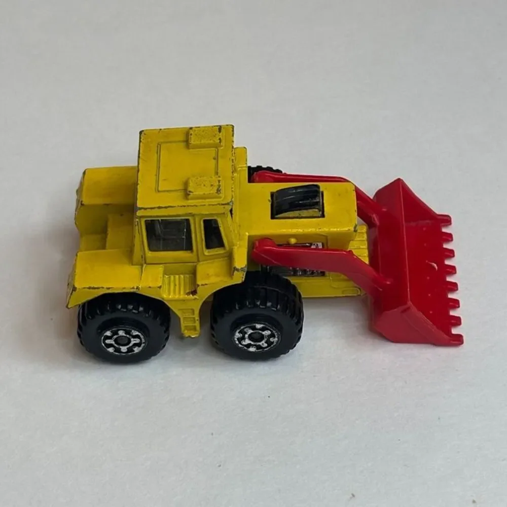 Vintage 1976 Matchbox Lesney England Superfast No 29 Tractor Shovel Yellow Red